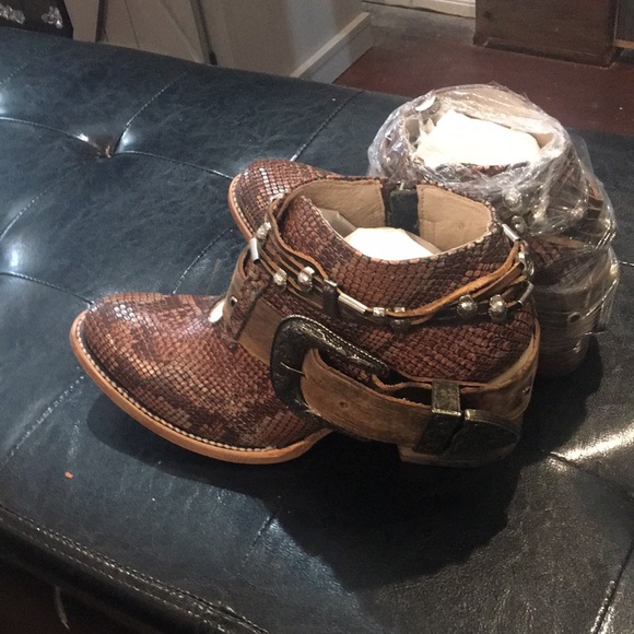 FREEBIRD SALOON PINK MULTI SNAKE - Picture 7 of 7